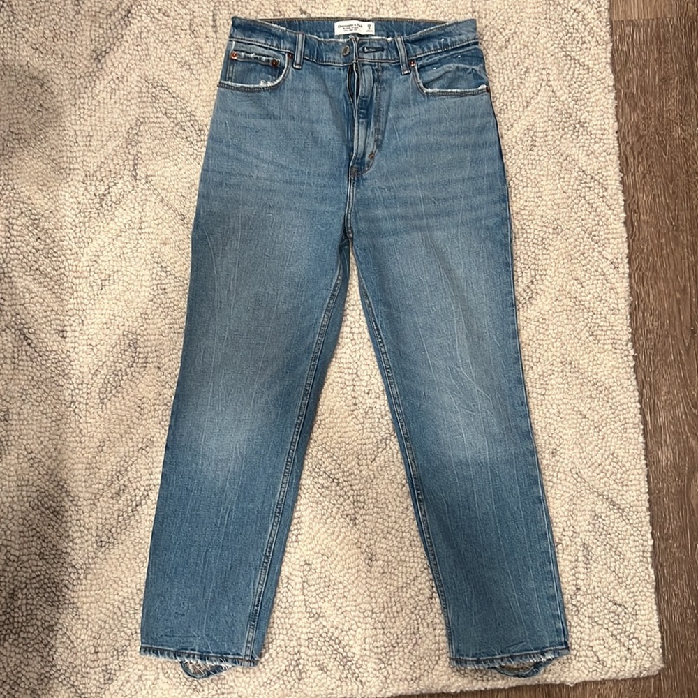NWOT - A&F ankle straight ultra high rise jeans
